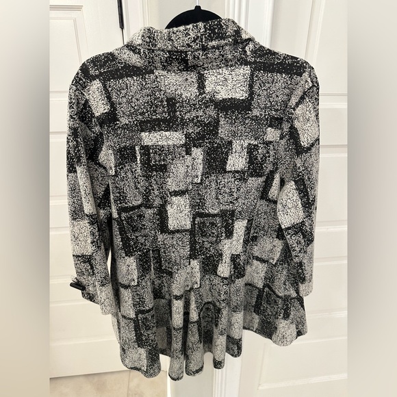 Ali Miles Knit Jacket Cardigan Womens L Black White Artsy Geometric Toggle Artsy - Picture 2 of 5